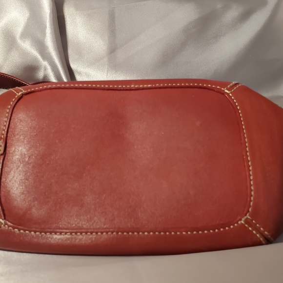 AUTHENTICATED Coach Handbag Vintage EUC with COA - Picture 11 of 13